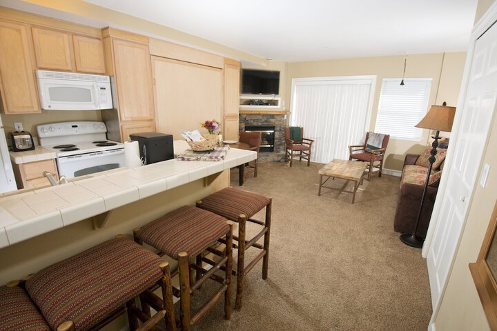 Room 44 of 190