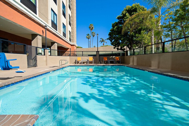 Pool 2 of 38