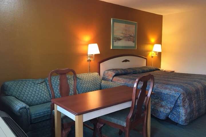 Room 11 of 36
