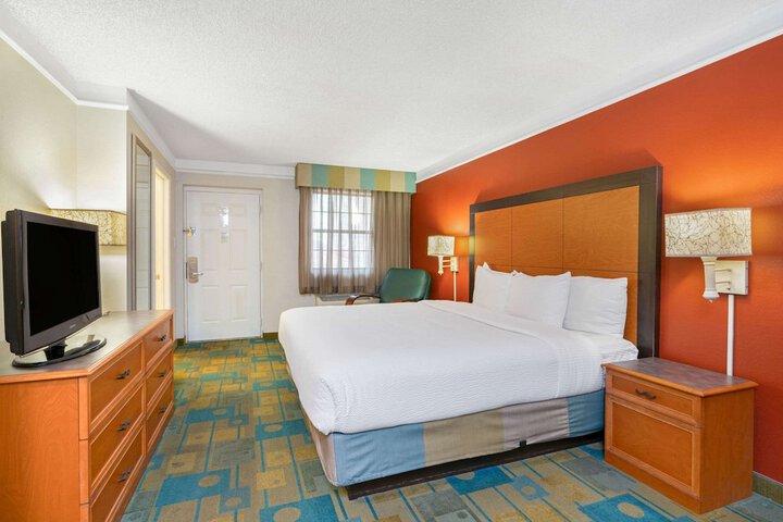 Room 20 of 40