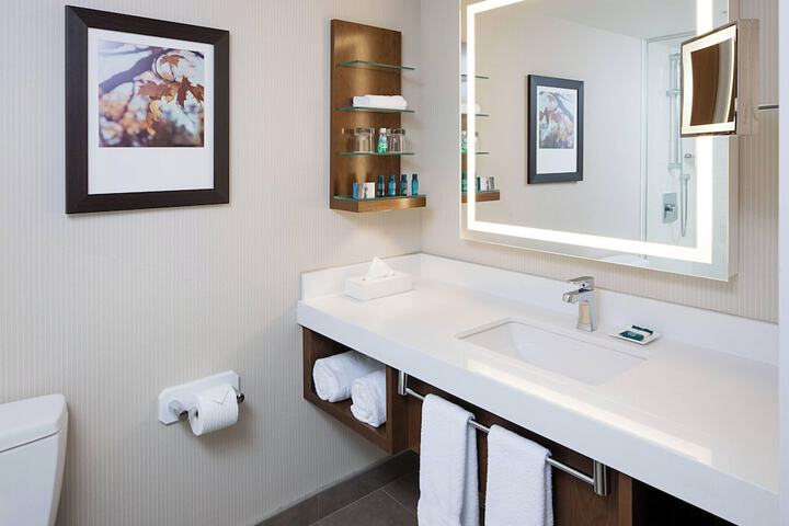 Delta Hotels by Marriott Calgary South