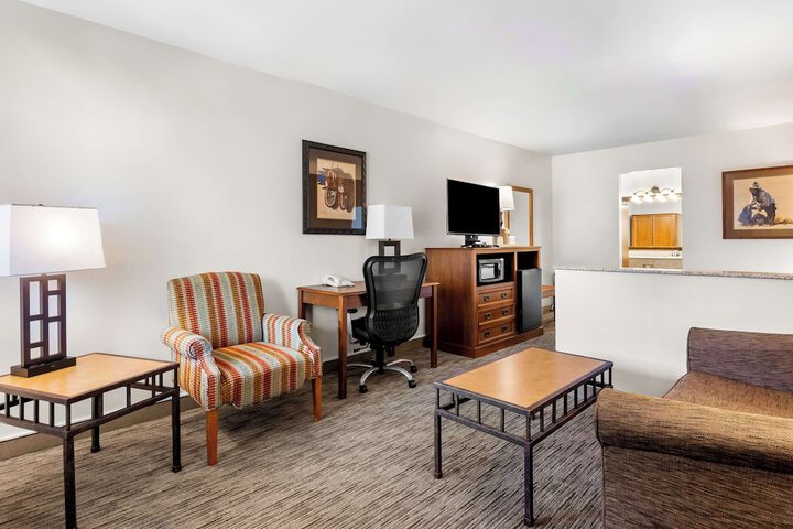Room 13 of 36