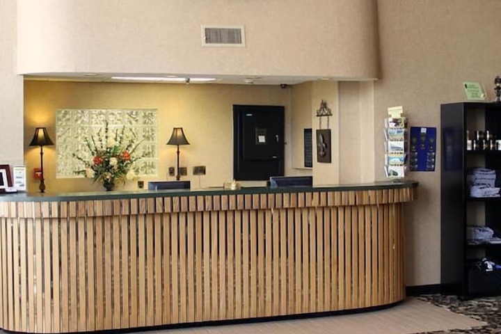 Gold Vault Inn