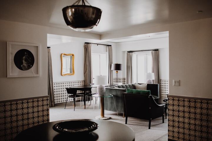 Room 65 of 106
