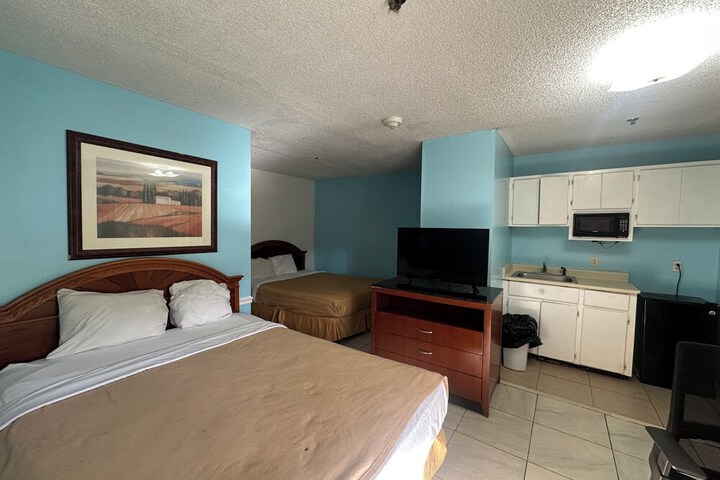 Room 33 of 41