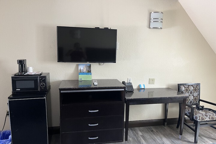 Room 13 of 46