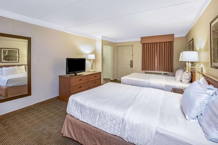 Room 12 of 30
