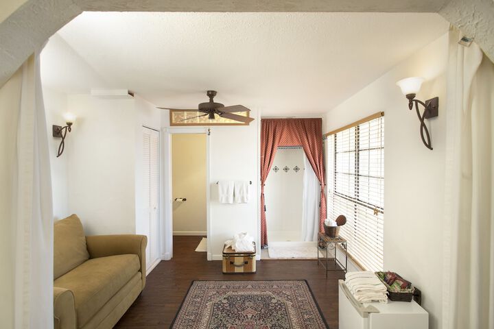 The Lakehouse Bed & Breakfast