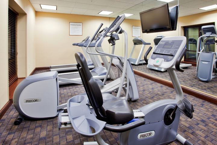 Holiday Inn Express & Suites Wilmington-Newark by IHG