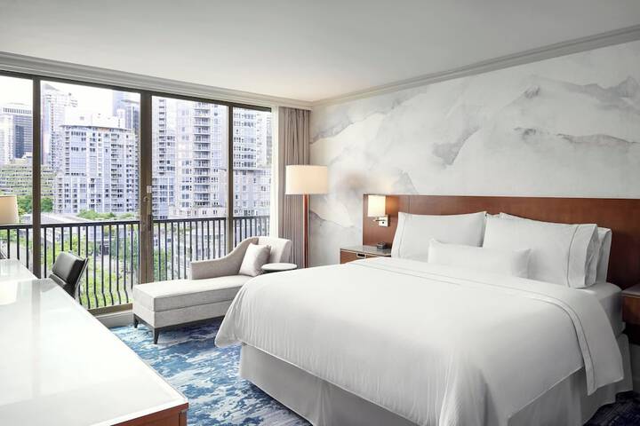 Room 73 of 175