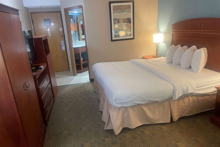 Room 11 of 31