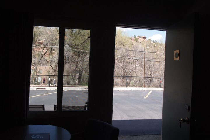 Room 14 of 37