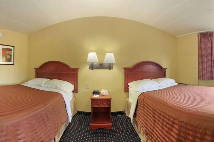 Travelodge by Wyndham Lima OH