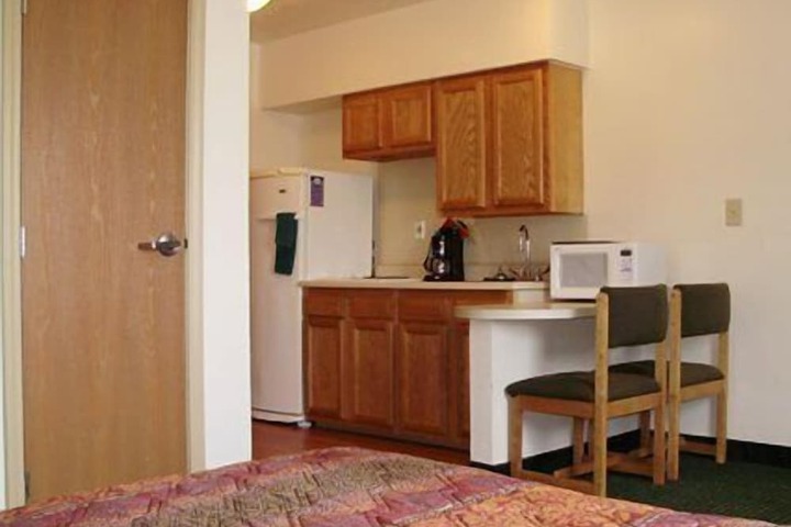 Room 7 of 8