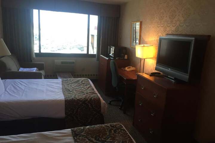 Room 9 of 18