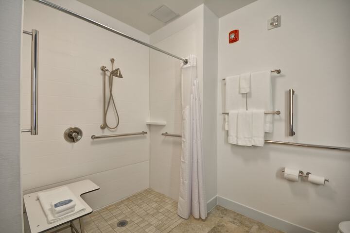 Room 25 of 41