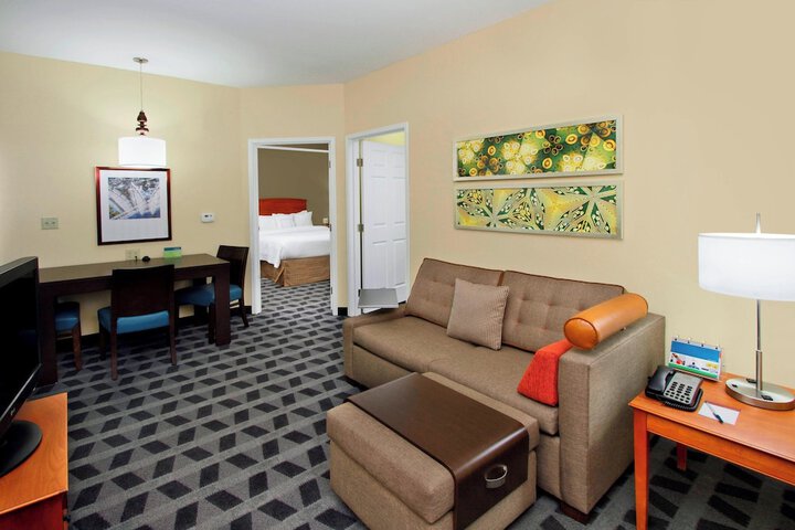 Room 14 of 28