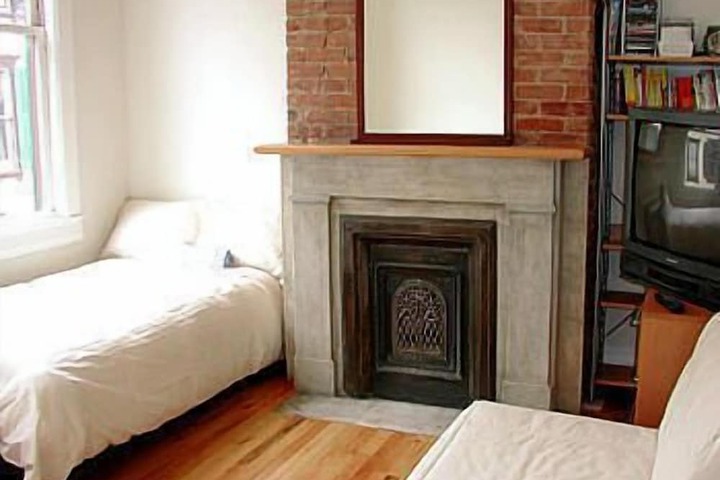 Room 10 of 15