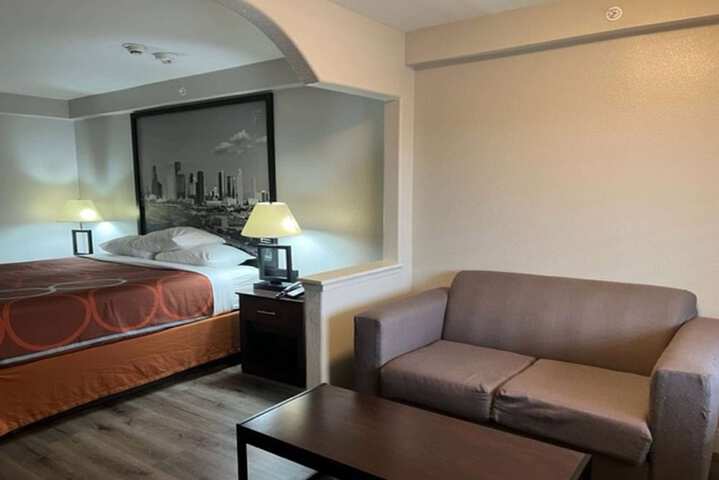 Room 7 of 43