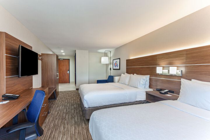 Holiday Inn Express & Suites Elk Grove West I-5 by IHG