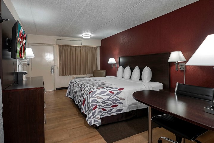 Room 8 of 25