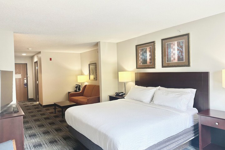 Room 44 of 80