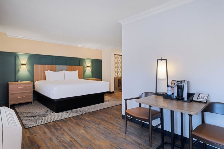 Room 60 of 149