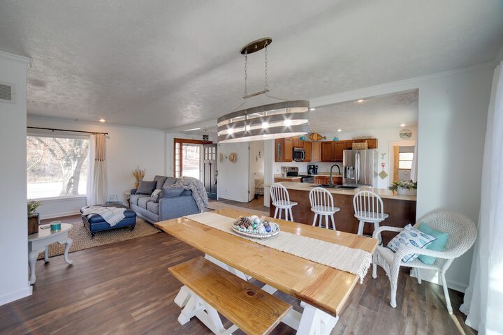 Charming Riverfront Retreat in Monticello!