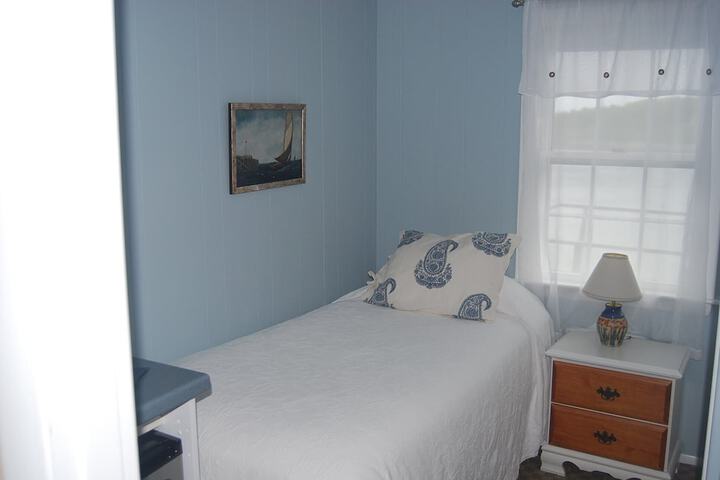 Dockside Guest Quarters & Restaurant