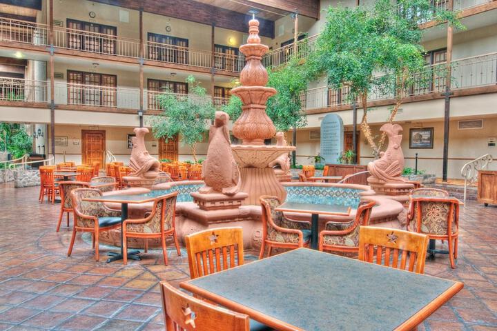 MCM Elegante Suites Abilene
