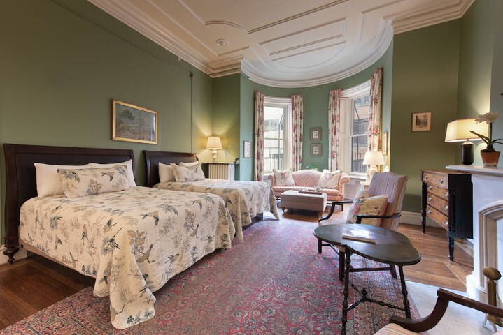 Room 9 of 23