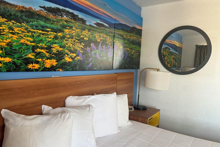 Room 12 of 32