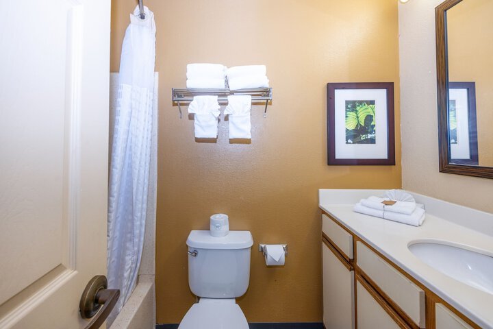 Room 13 of 27
