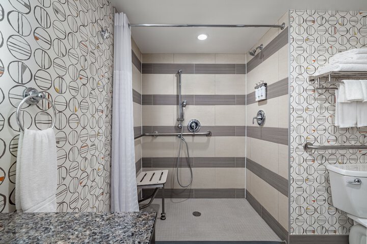 Holiday Inn Toronto Downtown Centre by IHG