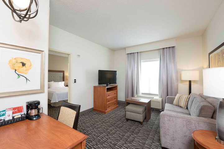 Homewood Suites by Hilton Indianapolis-Airport / Plainfield