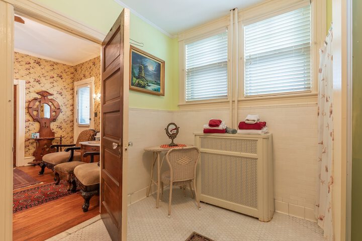 Room 20 of 38