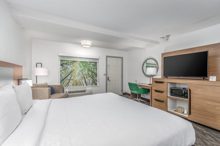 Room 43 of 85
