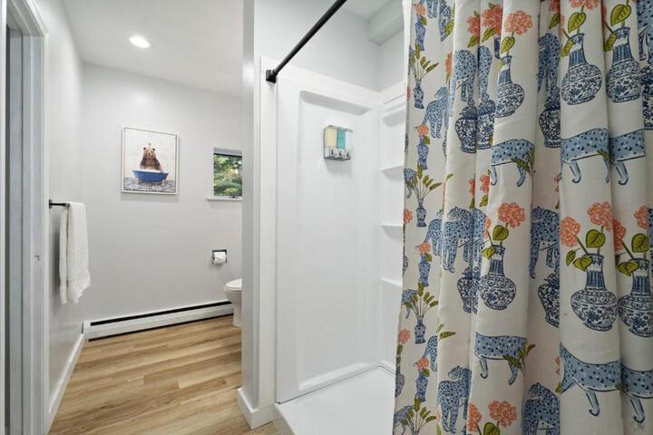 Near Ithaca!Hot Tub! LRG Home!Sleeps 14! Dogs ok!
