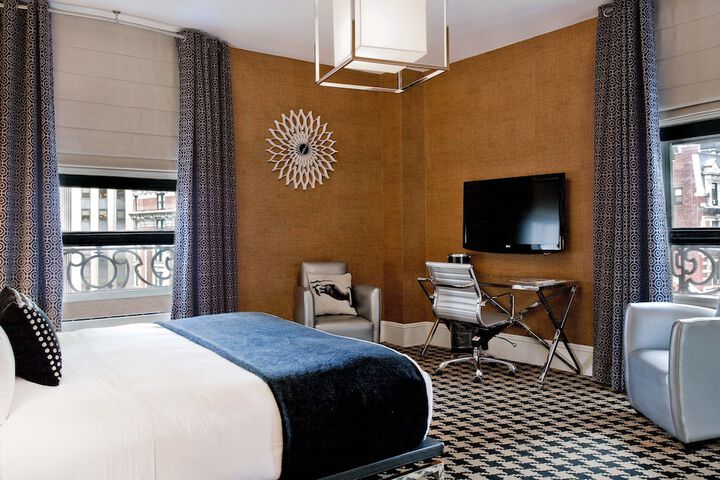 Room 32 of 44