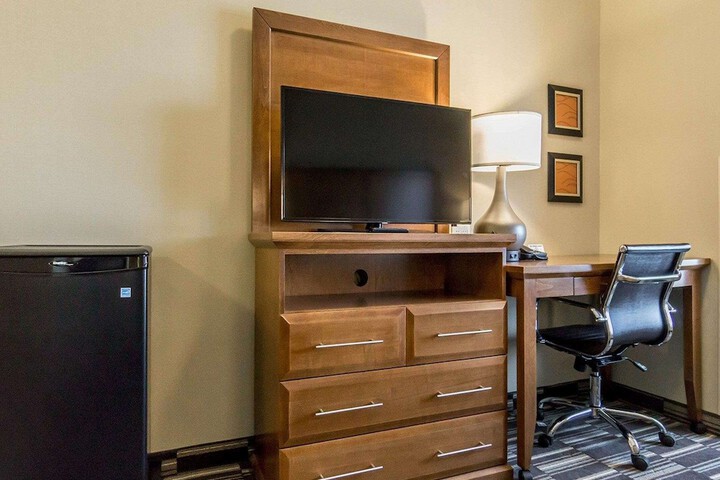 Comfort Inn & Suites Edmonton International Airport