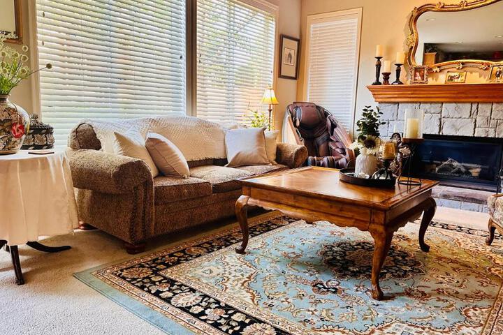 The Elegant & Cozy Retreat