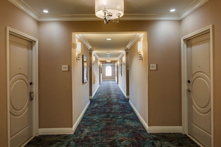 Ballroom/Hall 31 of 42