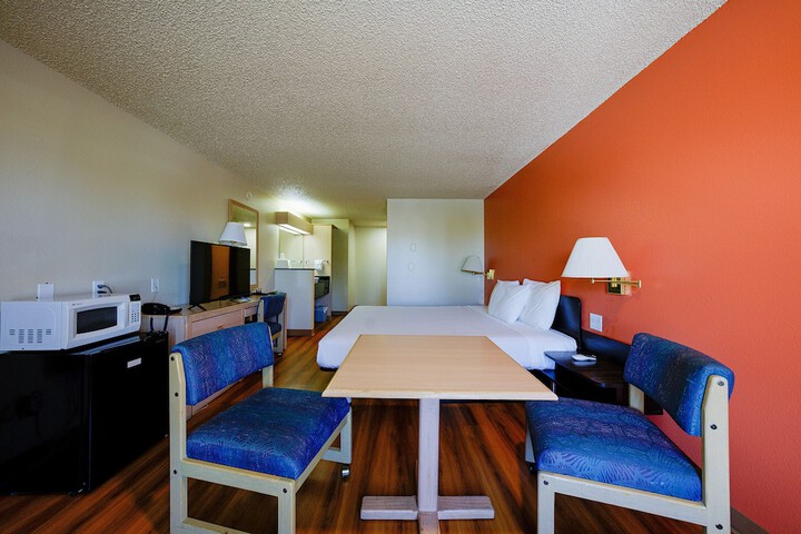 Room 110 of 123