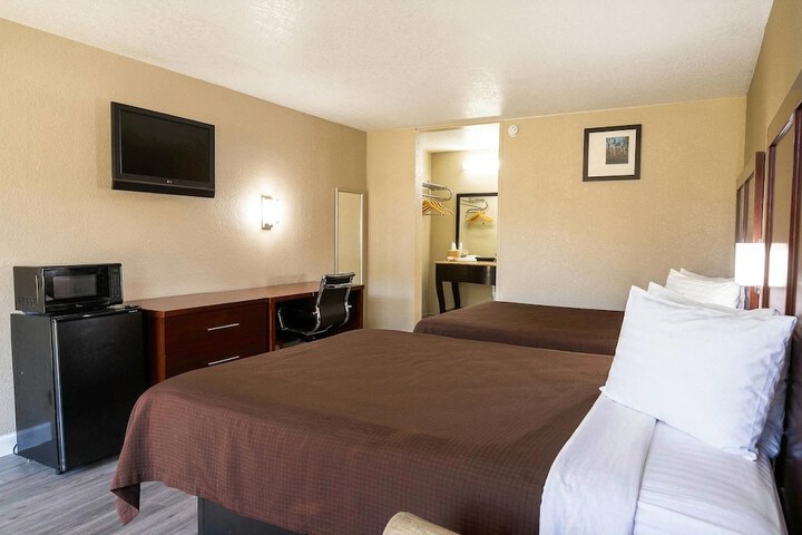 Rodeway Inn Monroe