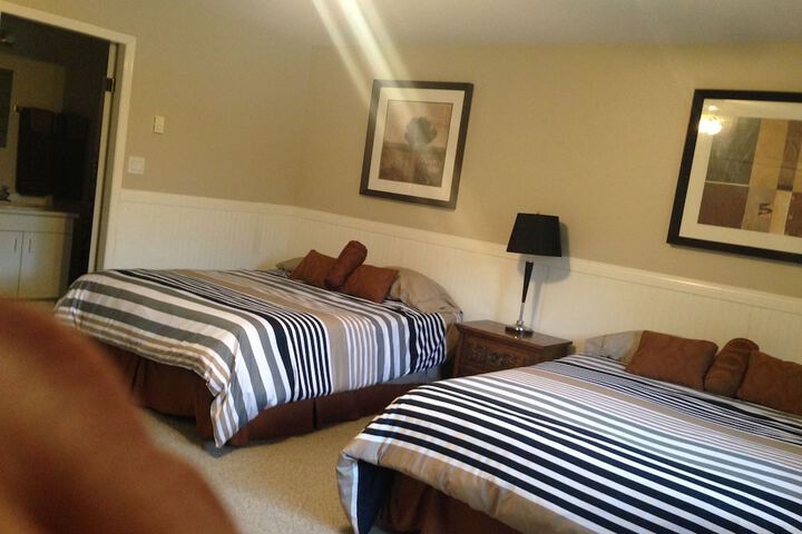 Room 5 of 12