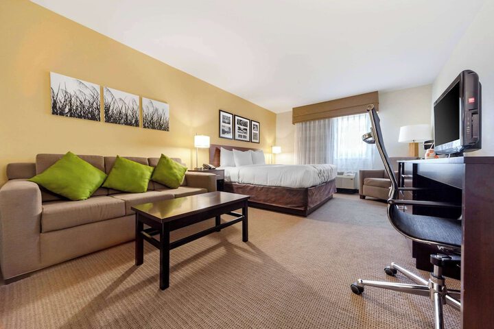 Room 28 of 65