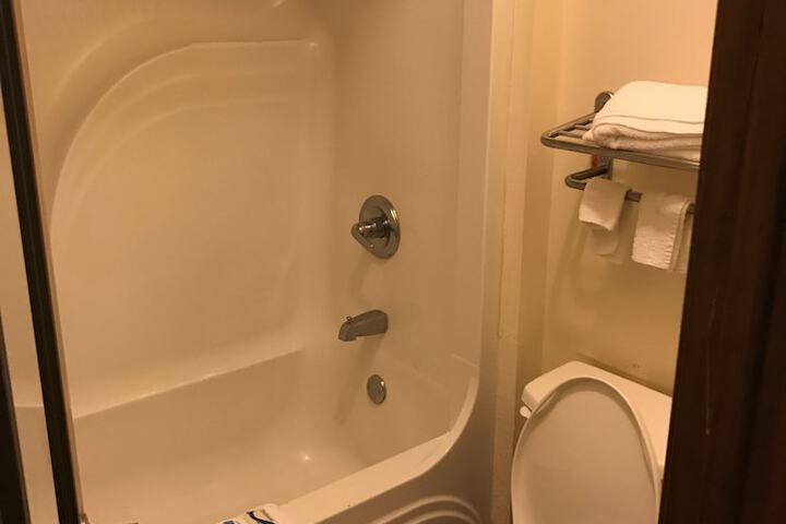 Room 6 of 11
