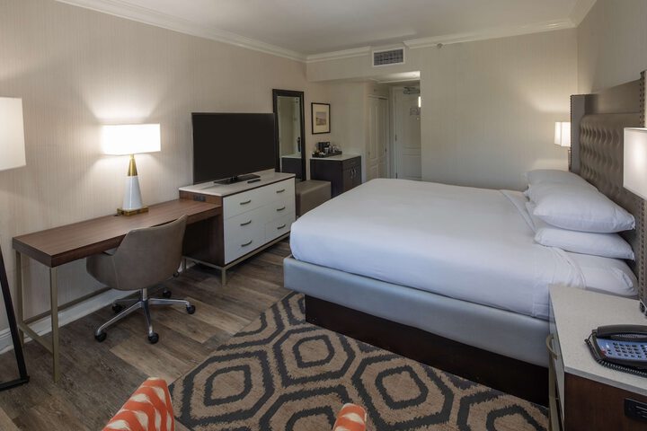 Room 18 of 39