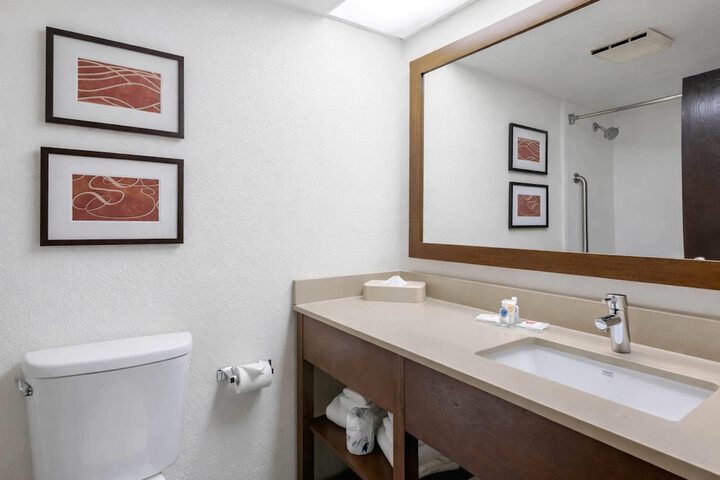 Comfort Suites Baymeadows Near Butler Blvd