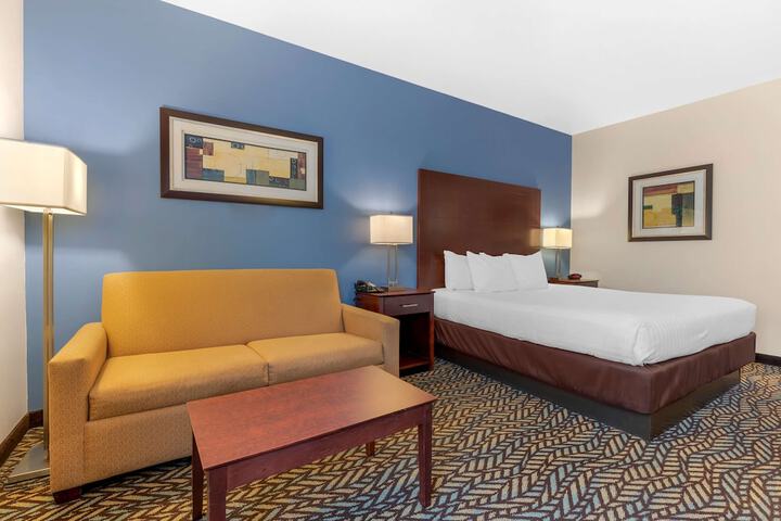 Room 4 of 28